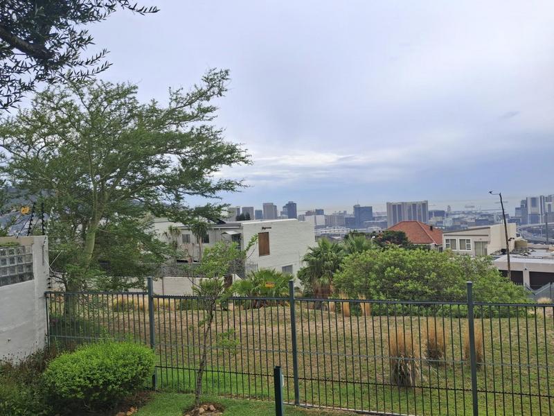 1 Bedroom Property for Sale in Vredehoek Western Cape
